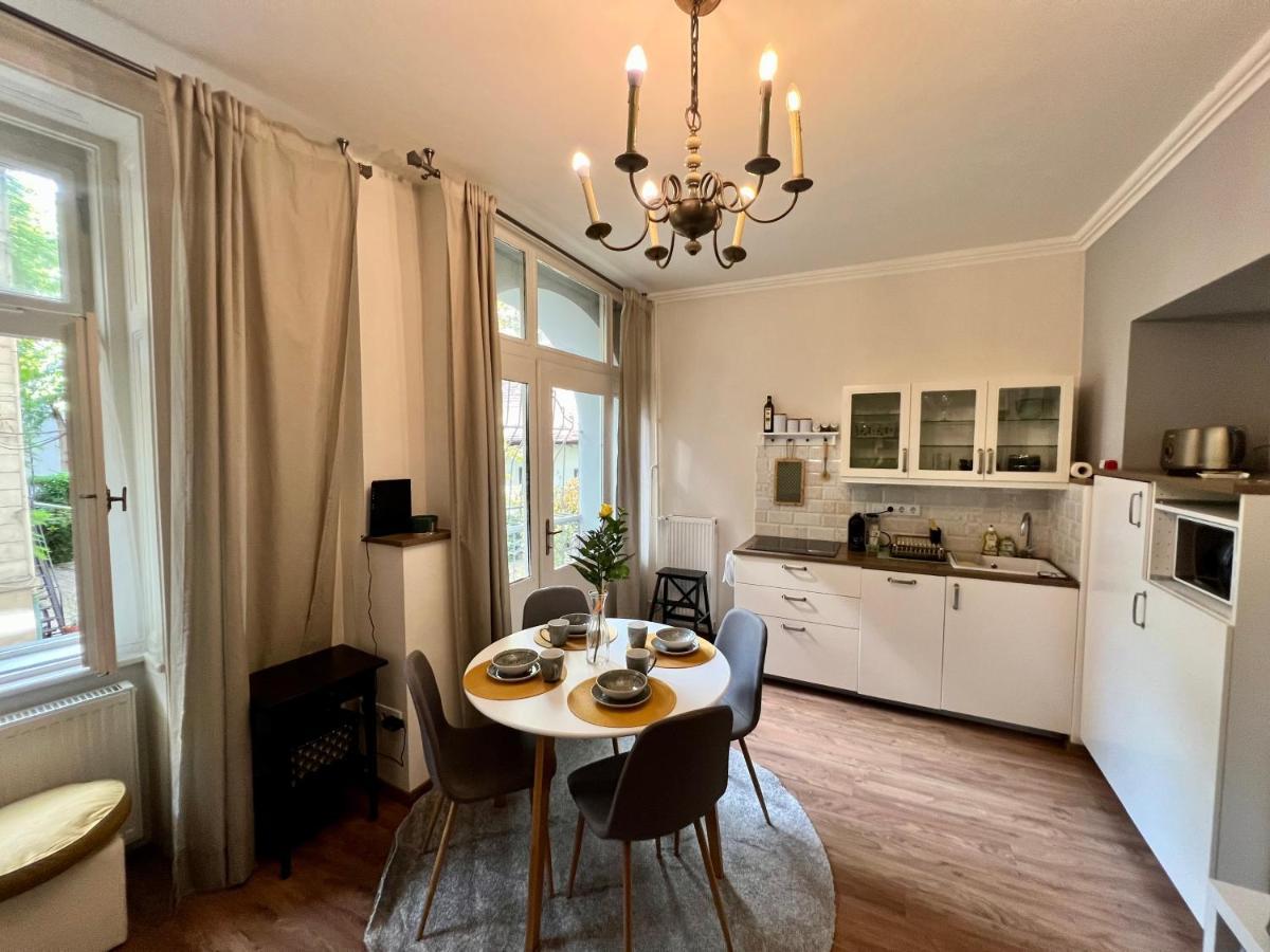 Adorable, Cosy Apartment At The Heroes' Square Будапешт Экстерьер фото